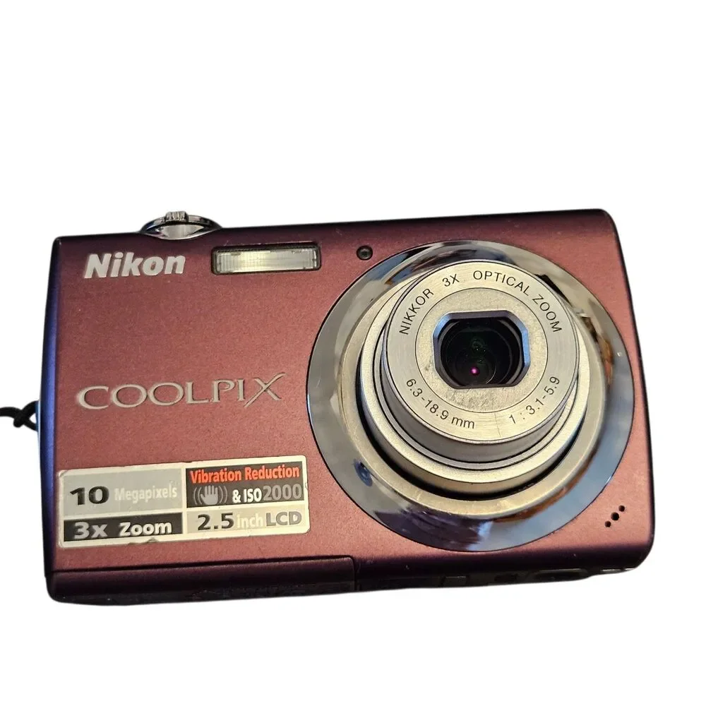 Nikon COOLPIX S220 Pink Digital Camera with Accessories